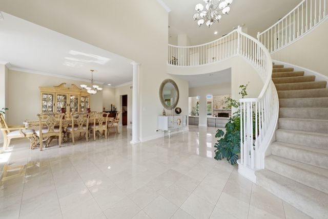 9 Falcon Lakes Drive, South Barrington, IL 60010