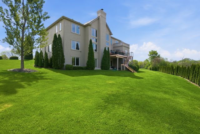 9 Falcon Lakes Drive, South Barrington, IL 60010