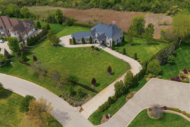 9 Falcon Lakes Drive, South Barrington, IL 60010