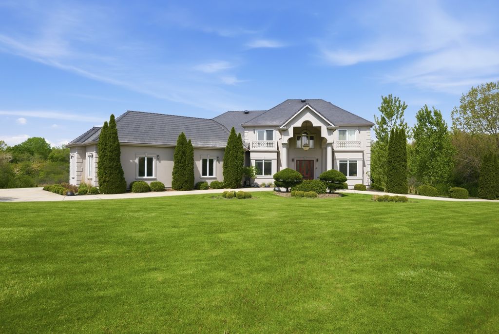 9 Falcon Lakes Drive, South Barrington, IL 60010