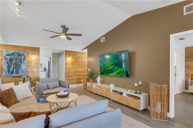 540 Grove Isle Circle 207, Vero Beach, FL 32962