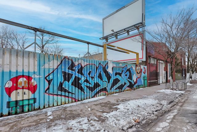 3709 W Armitage Avenue, Chicago, IL 60647