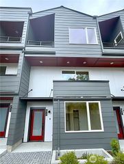 6945 42nd Avenue S, Seattle, WA 98118