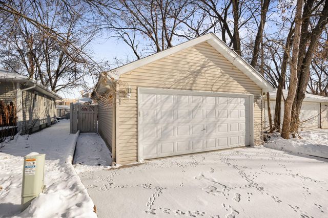 217 Beech Street, Chaska, MN 55318