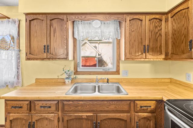 217 Beech Street, Chaska, MN 55318