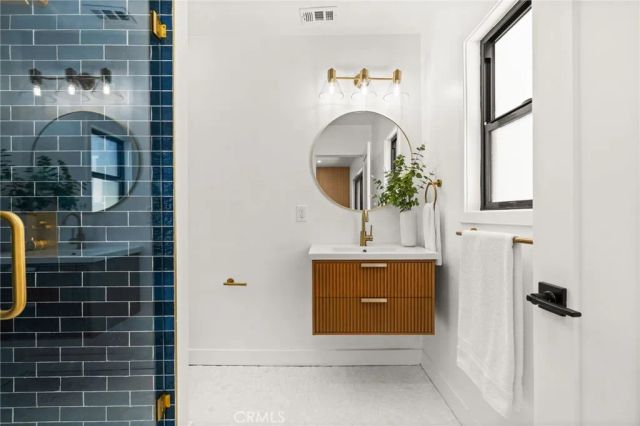 5757 E Oakbrook Street, Long Beach, CA 90815