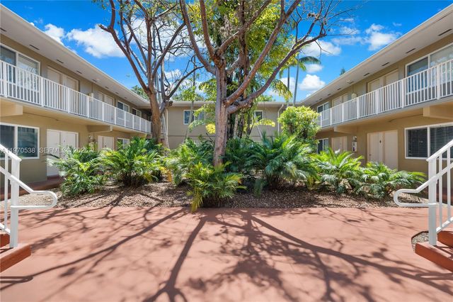 6310 SW 79th St 2, South Miami, FL 33143