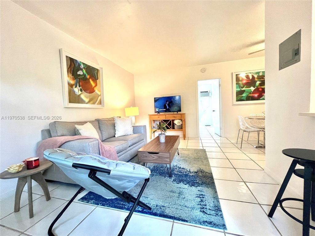 6310 SW 79th St 2, South Miami, FL 33143