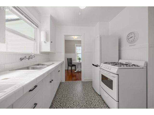 112 HANSEN Ln, Eugene, OR 97404