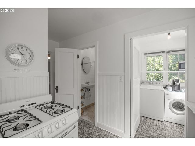 112 HANSEN Ln, Eugene, OR 97404