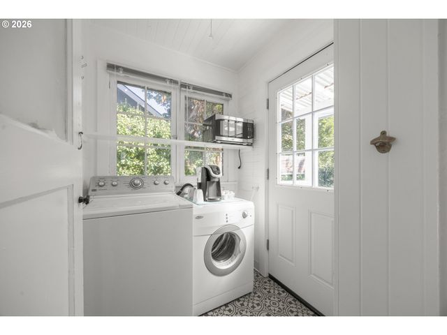 112 HANSEN Ln, Eugene, OR 97404