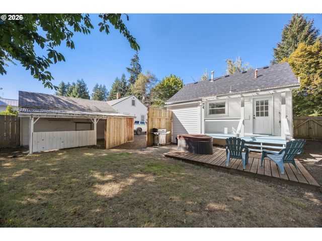 112 HANSEN Ln, Eugene, OR 97404