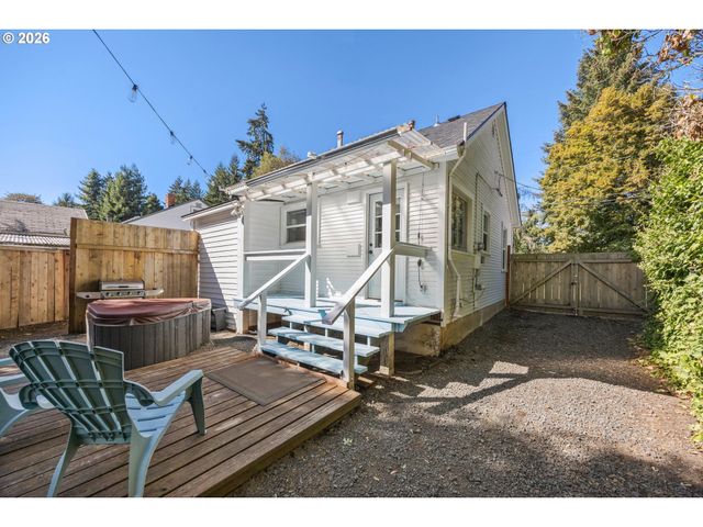 112 HANSEN Ln, Eugene, OR 97404