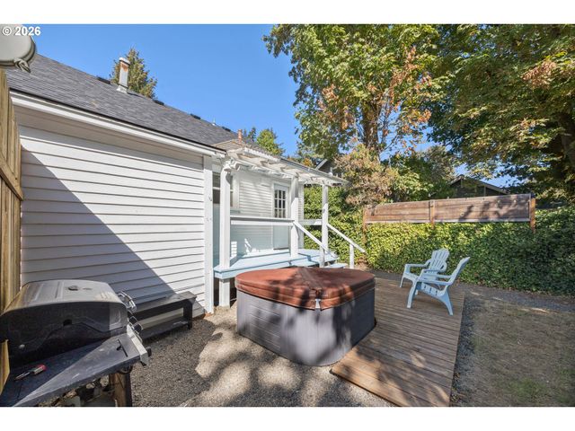 112 HANSEN Ln, Eugene, OR 97404