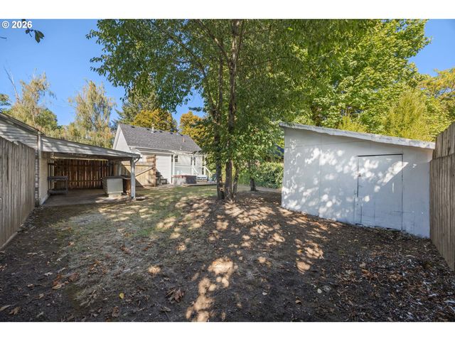 112 HANSEN Ln, Eugene, OR 97404