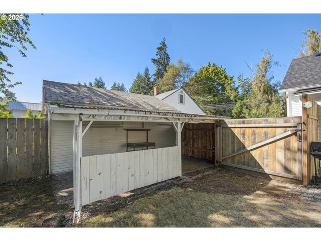 112 HANSEN Ln, Eugene, OR 97404