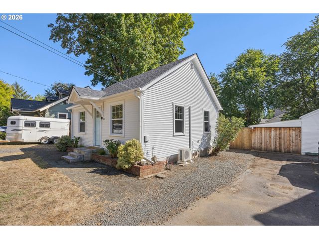 112 HANSEN Ln, Eugene, OR 97404