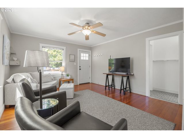 112 HANSEN Ln, Eugene, OR 97404