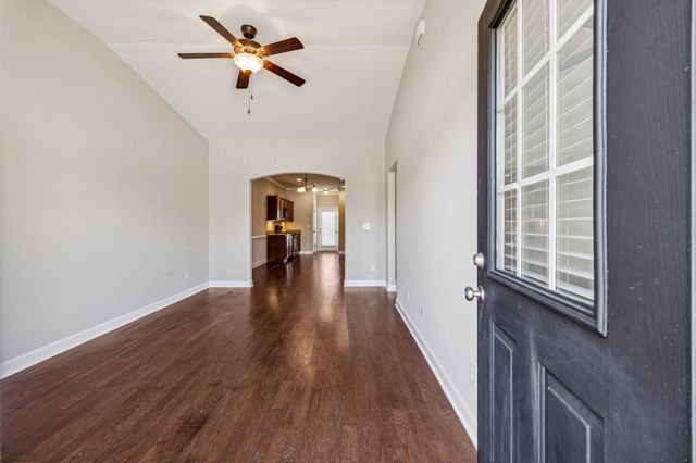 1040 Charlie Daniels Pkwy Apt 111, Mount Juliet, TN 37122