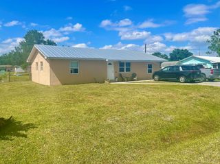 7677 NW 90th Court, Okeechobee, FL 34972