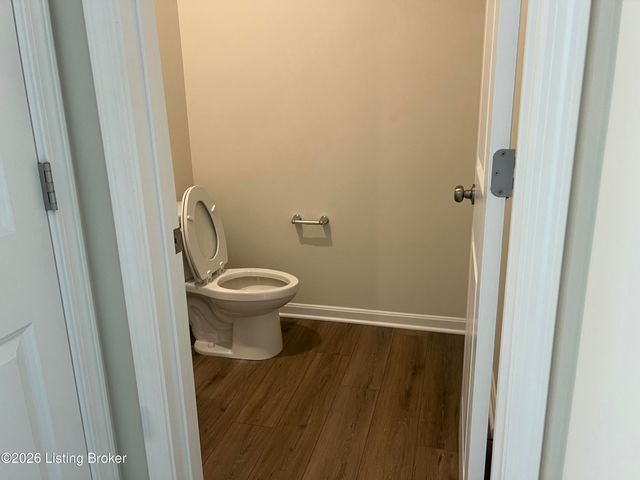 2021 Lyndon Green Cir, Lyndon, KY 40242