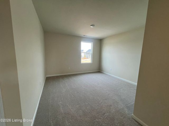 2021 Lyndon Green Cir, Lyndon, KY 40242