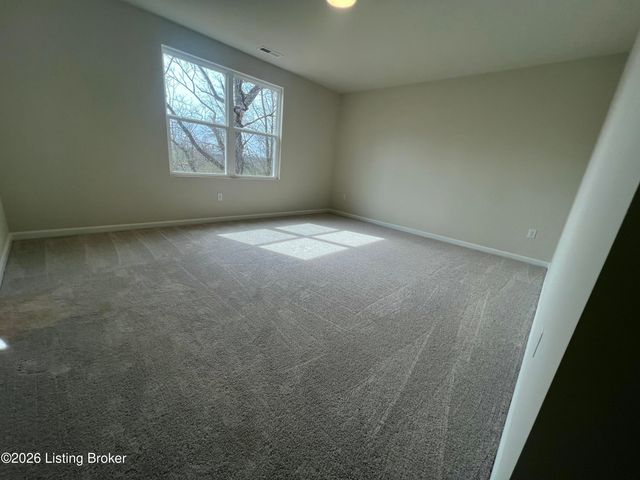 2021 Lyndon Green Cir, Lyndon, KY 40242
