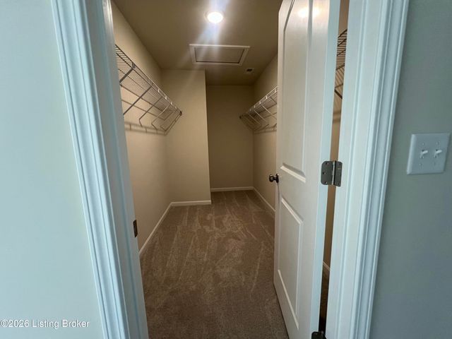 2021 Lyndon Green Cir, Lyndon, KY 40242