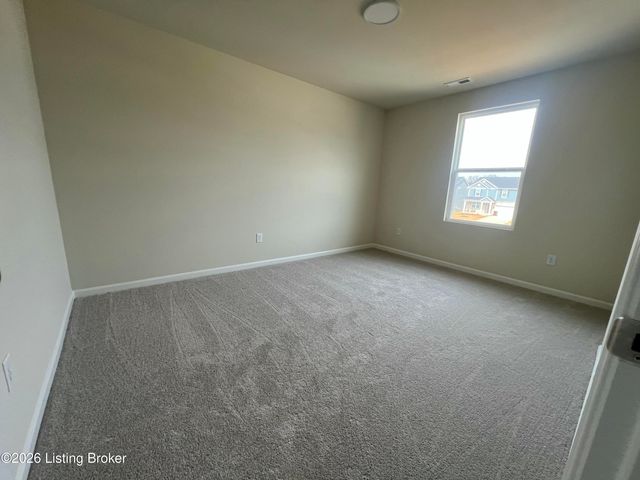 2021 Lyndon Green Cir, Lyndon, KY 40242