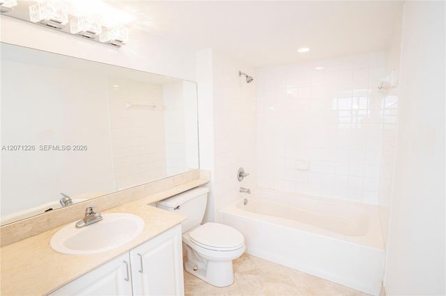 90 Alton Road 2204, Miami Beach, FL 33139