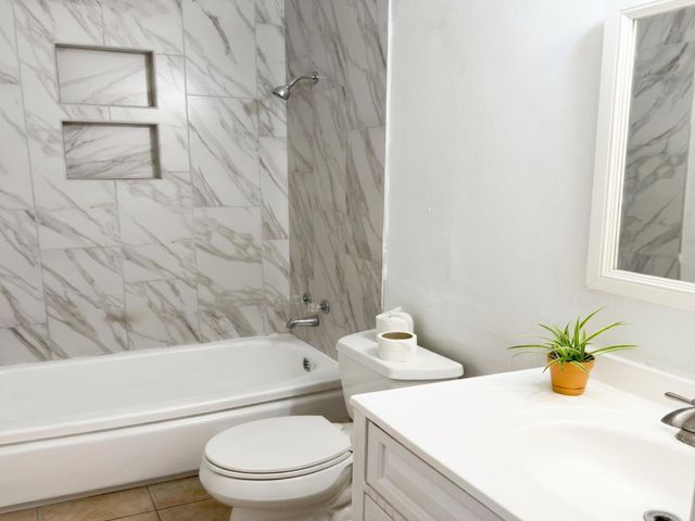 8819 Menaul Boulevard NE, Albuquerque, NM 87112