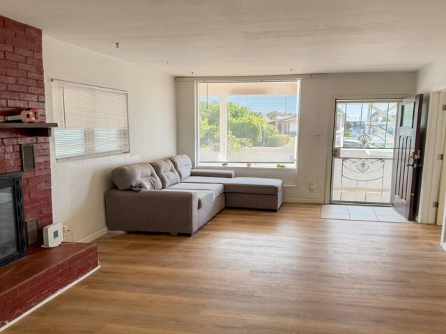 8819 Menaul Boulevard NE, Albuquerque, NM 87112