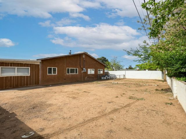 8819 Menaul Boulevard NE, Albuquerque, NM 87112