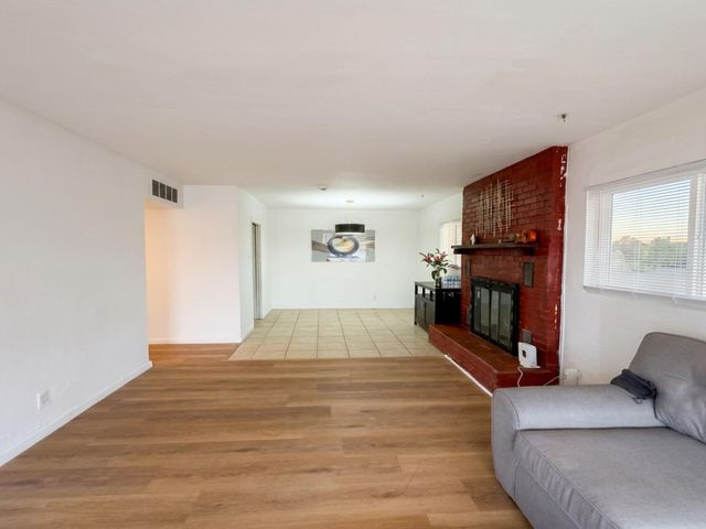 8819 Menaul Boulevard NE, Albuquerque, NM 87112