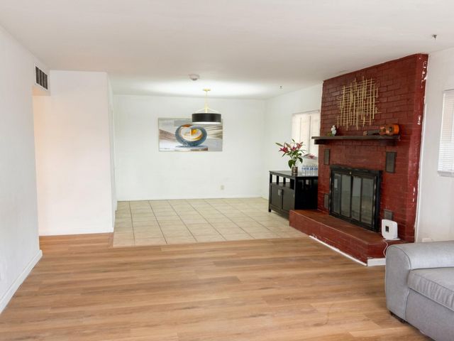 8819 Menaul Boulevard NE, Albuquerque, NM 87112