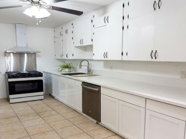 8819 Menaul Boulevard NE, Albuquerque, NM 87112