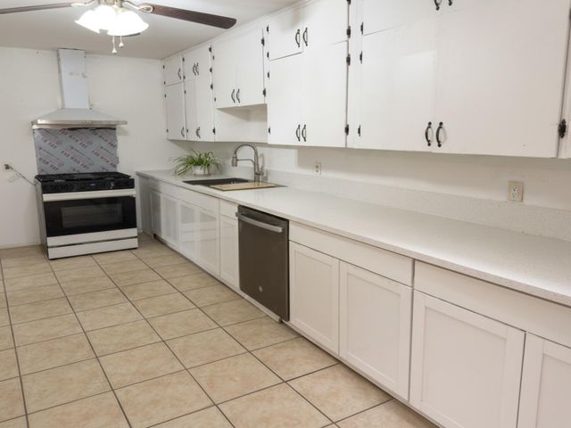 8819 Menaul Boulevard NE, Albuquerque, NM 87112