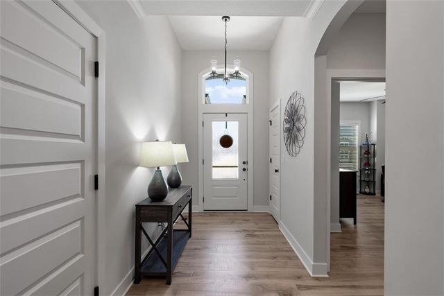 913 Zennor Lane, Raymore, MO 64083