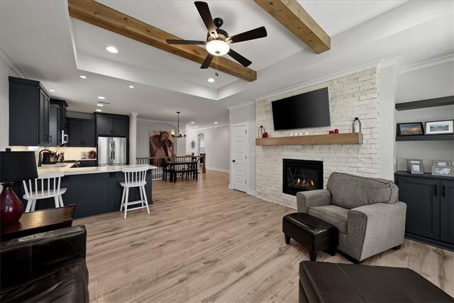 913 Zennor Lane, Raymore, MO 64083