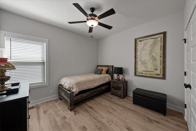 913 Zennor Lane, Raymore, MO 64083