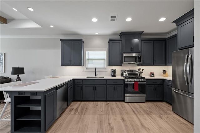 913 Zennor Lane, Raymore, MO 64083