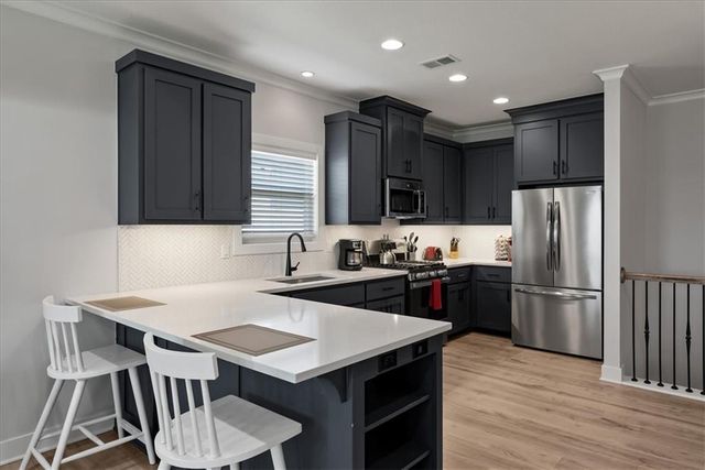 913 Zennor Lane, Raymore, MO 64083