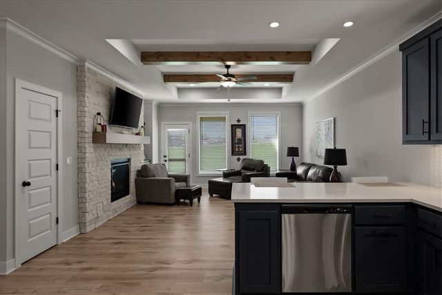 913 Zennor Lane, Raymore, MO 64083