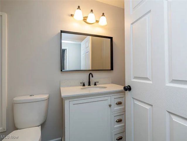 828 S Logan Street, Elyria, OH 44035