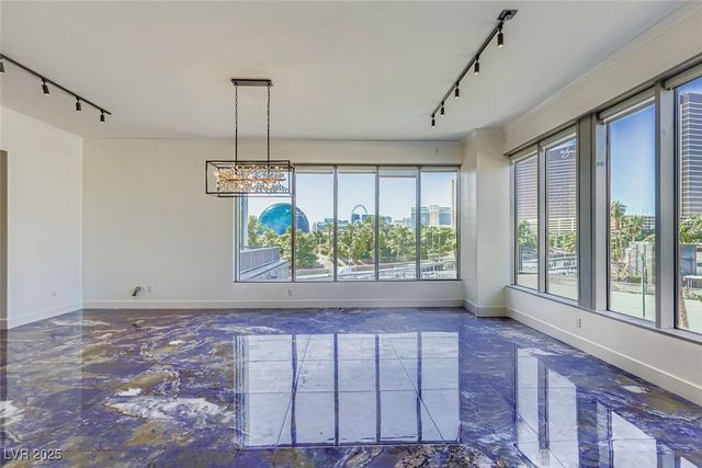 360 East Desert Inn Road 407, Las Vegas, NV 89109