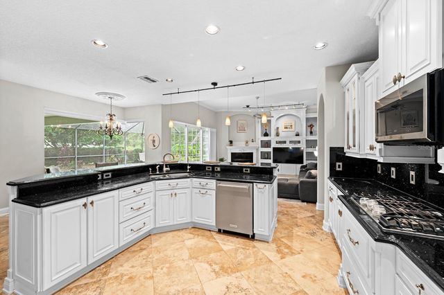 5614 EAGLEGLEN PLACE, Lithia, FL 33547