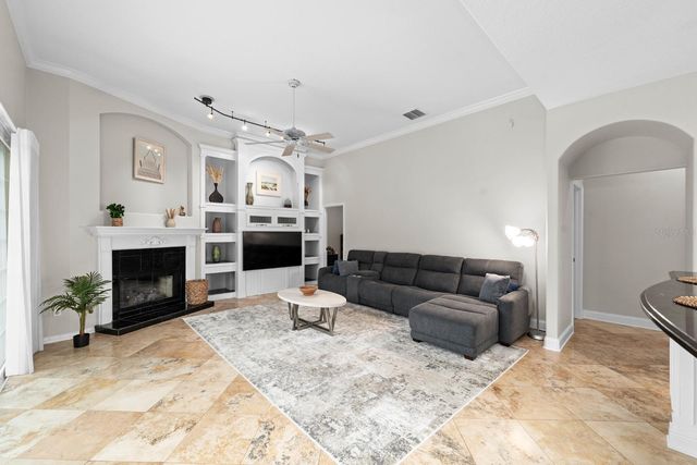 5614 EAGLEGLEN PLACE, Lithia, FL 33547