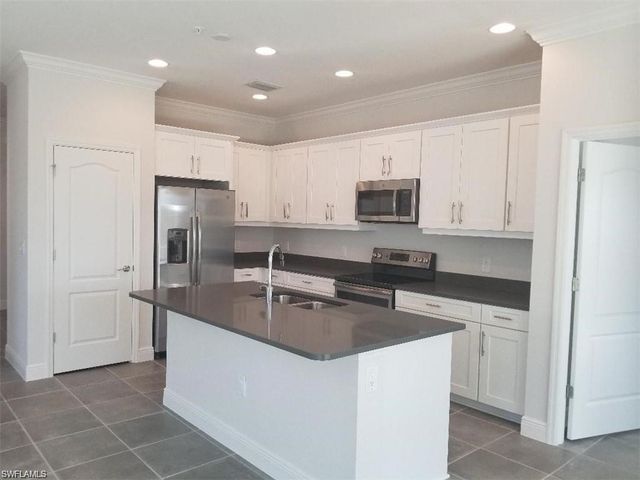 6969 Avalon CIR 1508, Naples, FL 34112