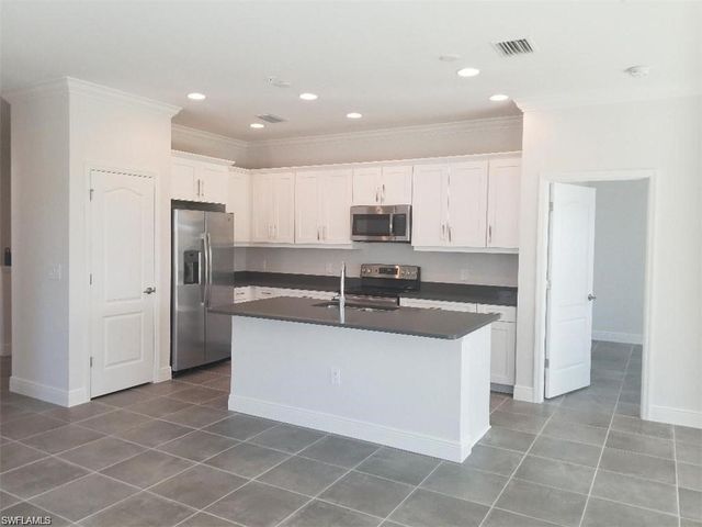 6969 Avalon CIR 1508, Naples, FL 34112
