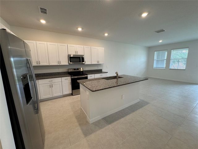 10822 FORT WHITE COURT, Tampa, FL 33647